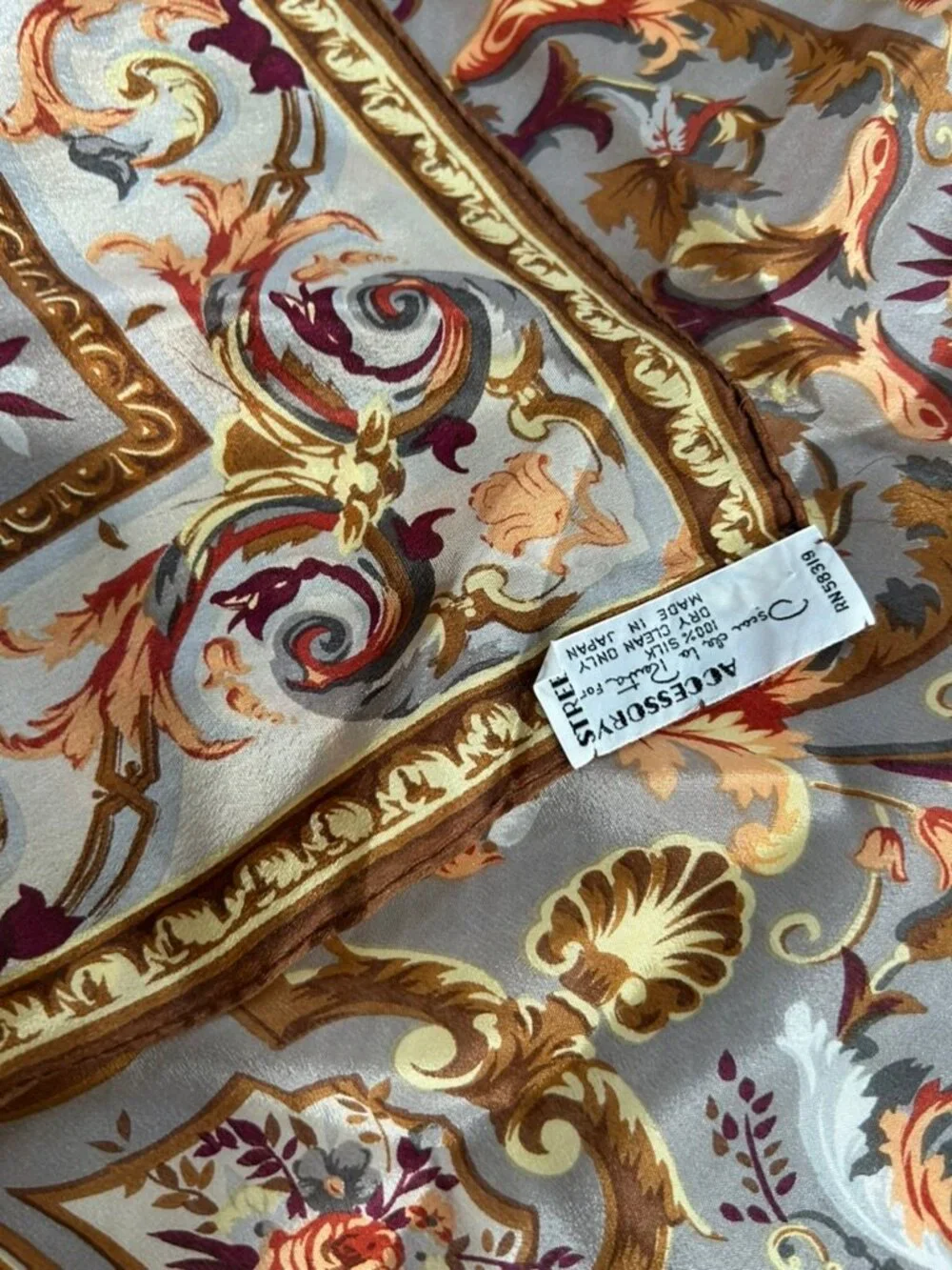 Oscar de la Renta gold burgundy floral Silk vintage Spring hand sewn scarf 31 sq